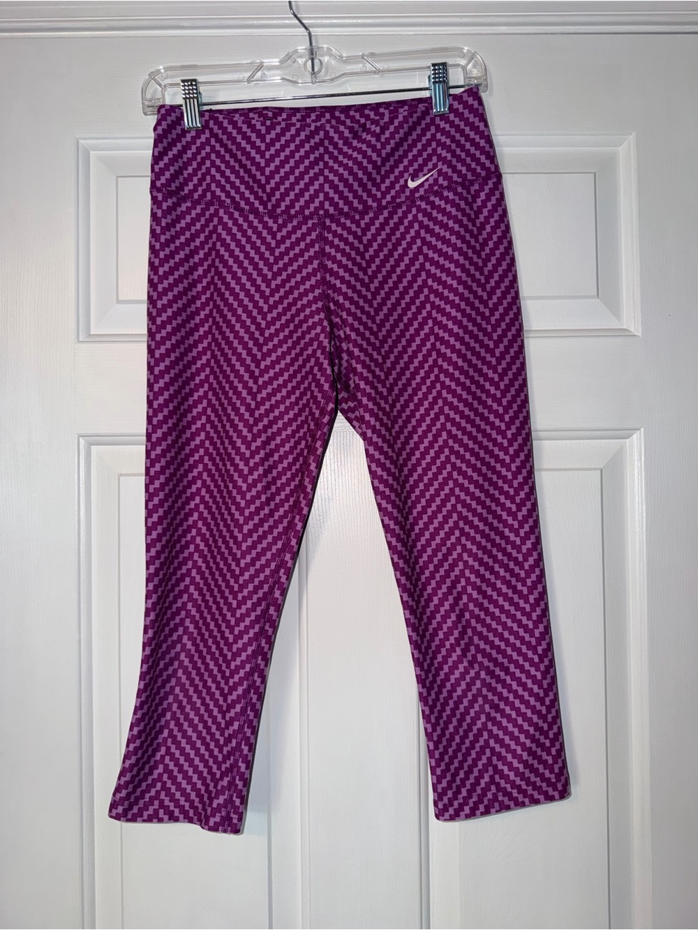 NIKE Legend Dri-FIT Chevron Geometric Crop Leggings Purple Pink Small